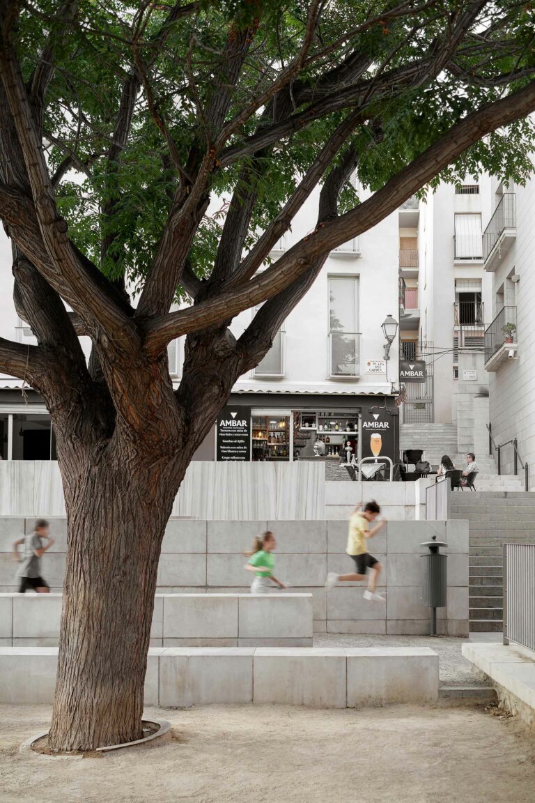 021 Plaza del Carmen - Restructuration d’une place historique sur l’emprise d’un ancien couvent dominicain  - Photo 4