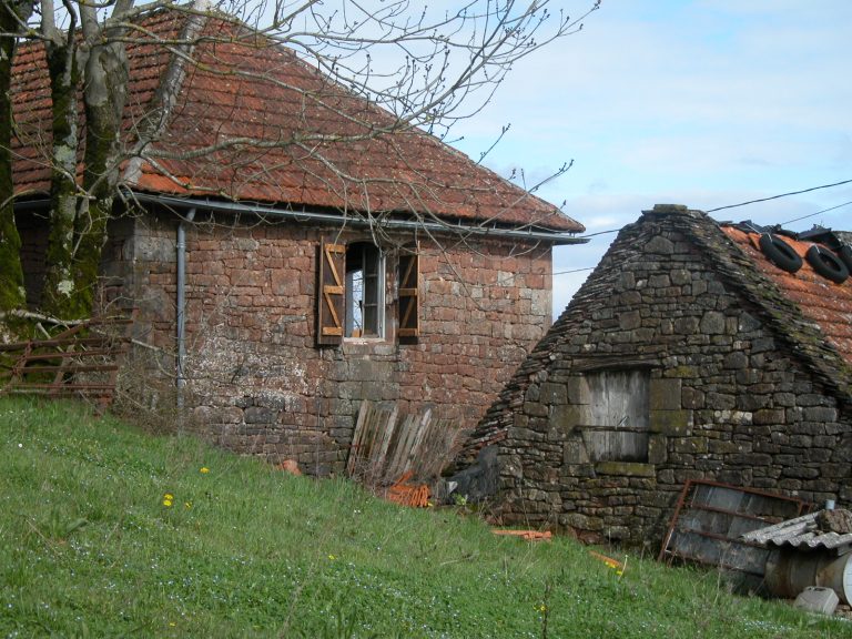 041 Maison rouge - Reconversion d’une grange et d’une maison individuelle en gîtes ruraux - Photo 1