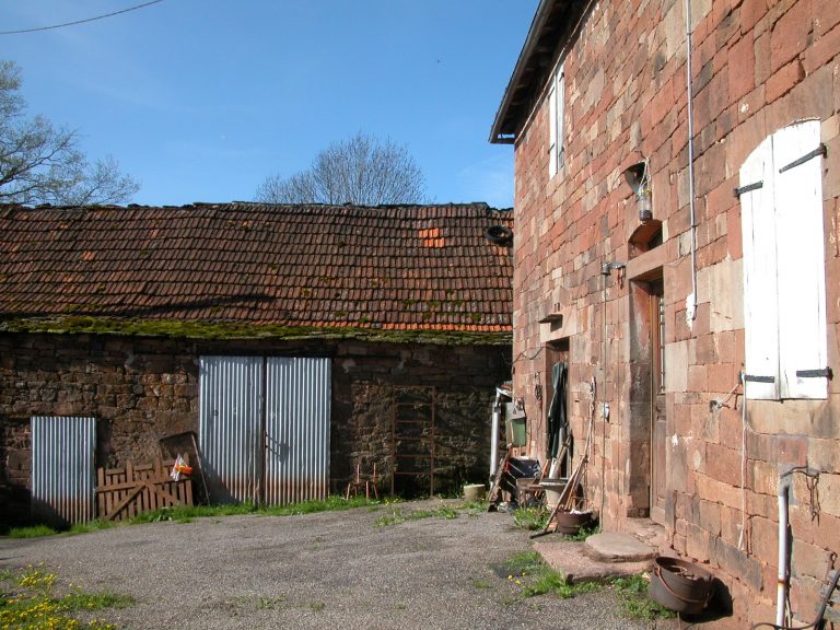 041 Maison rouge - Reconversion d’une grange et d’une maison individuelle en gîtes ruraux - Photo 2