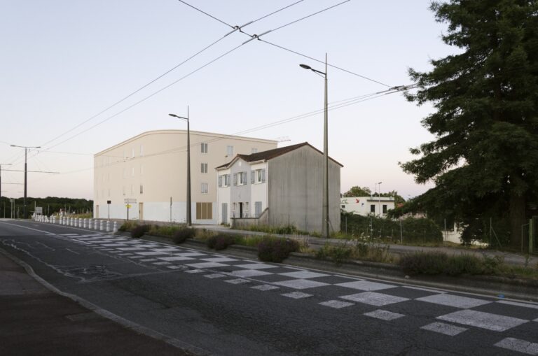 122 Immeuble porcelaine - Construction de 12 logements sociaux - Photo 1