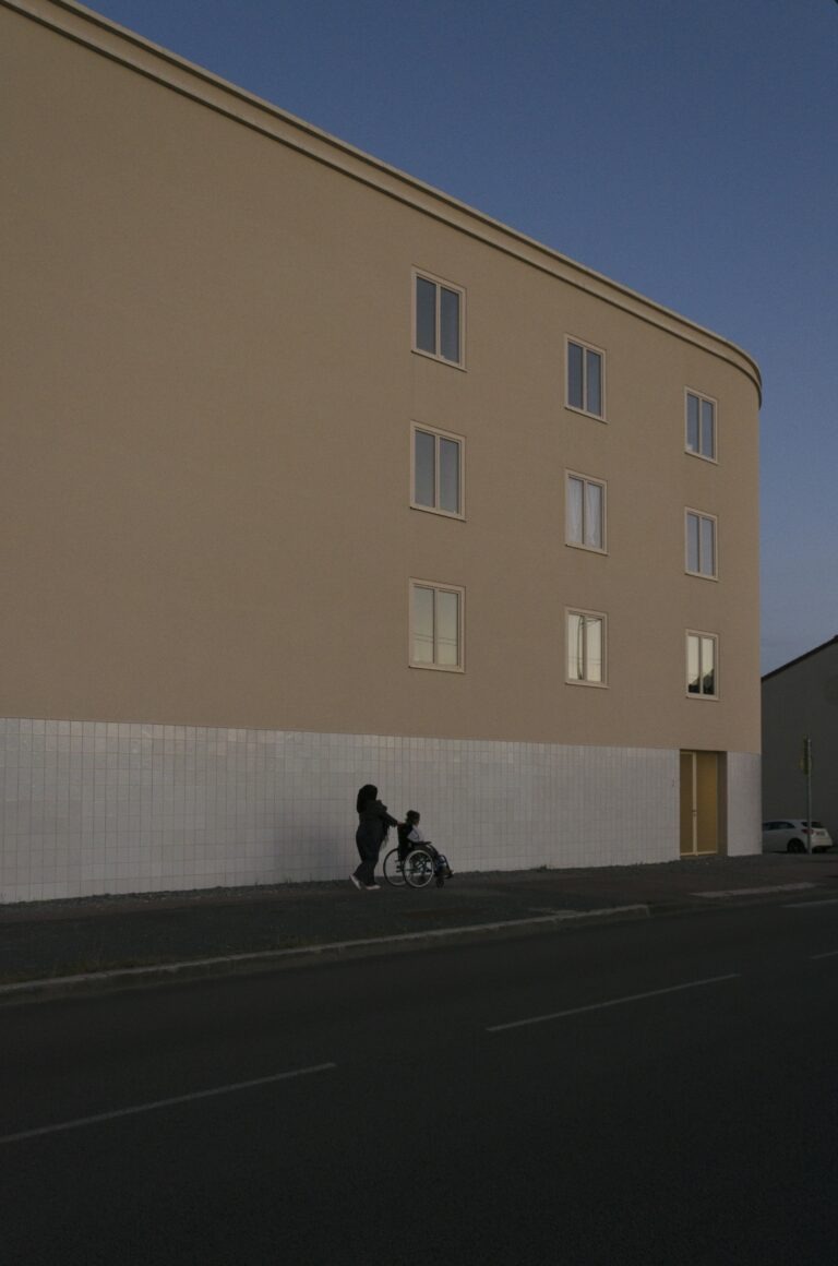 122 Immeuble porcelaine - Construction de 12 logements sociaux - Photo 3