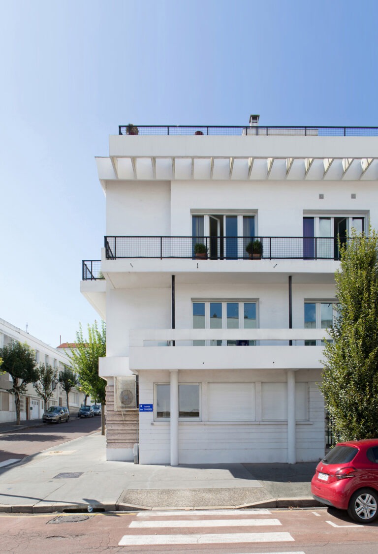 132 Ciel de Royan - Transformation d’un immeuble en deux appartements familiaux et une galerie - Photo 1