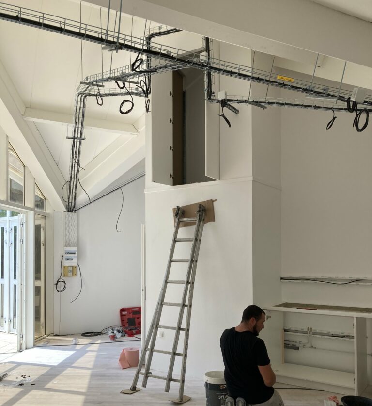169 Cantine Pyramide - Transformation d’un local en une cantine - Photo 1